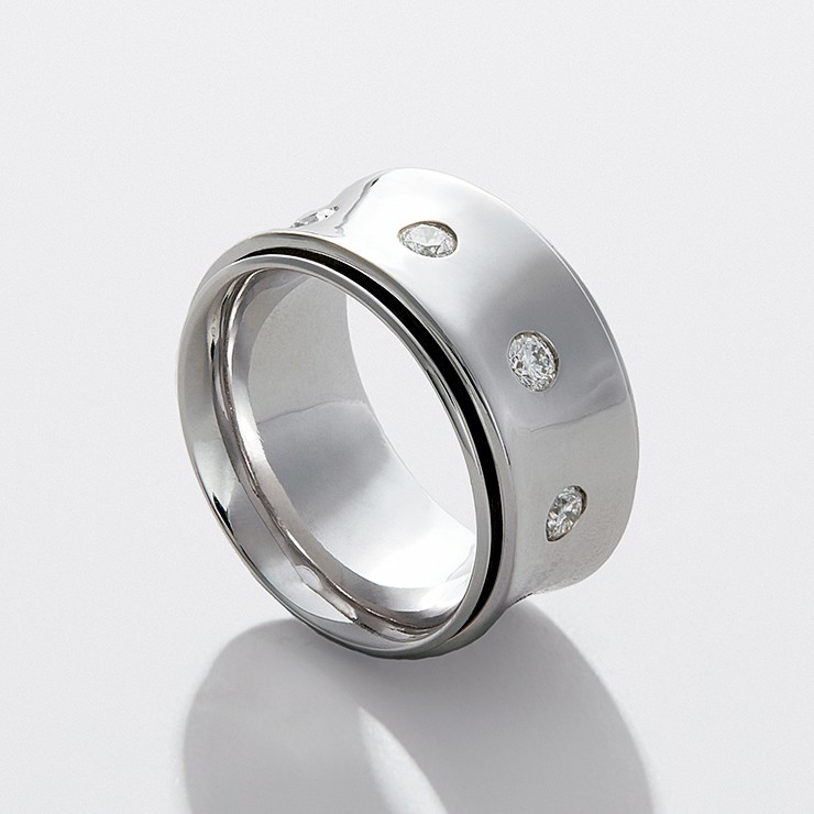 Inseparable Ring - 8 Diamonds